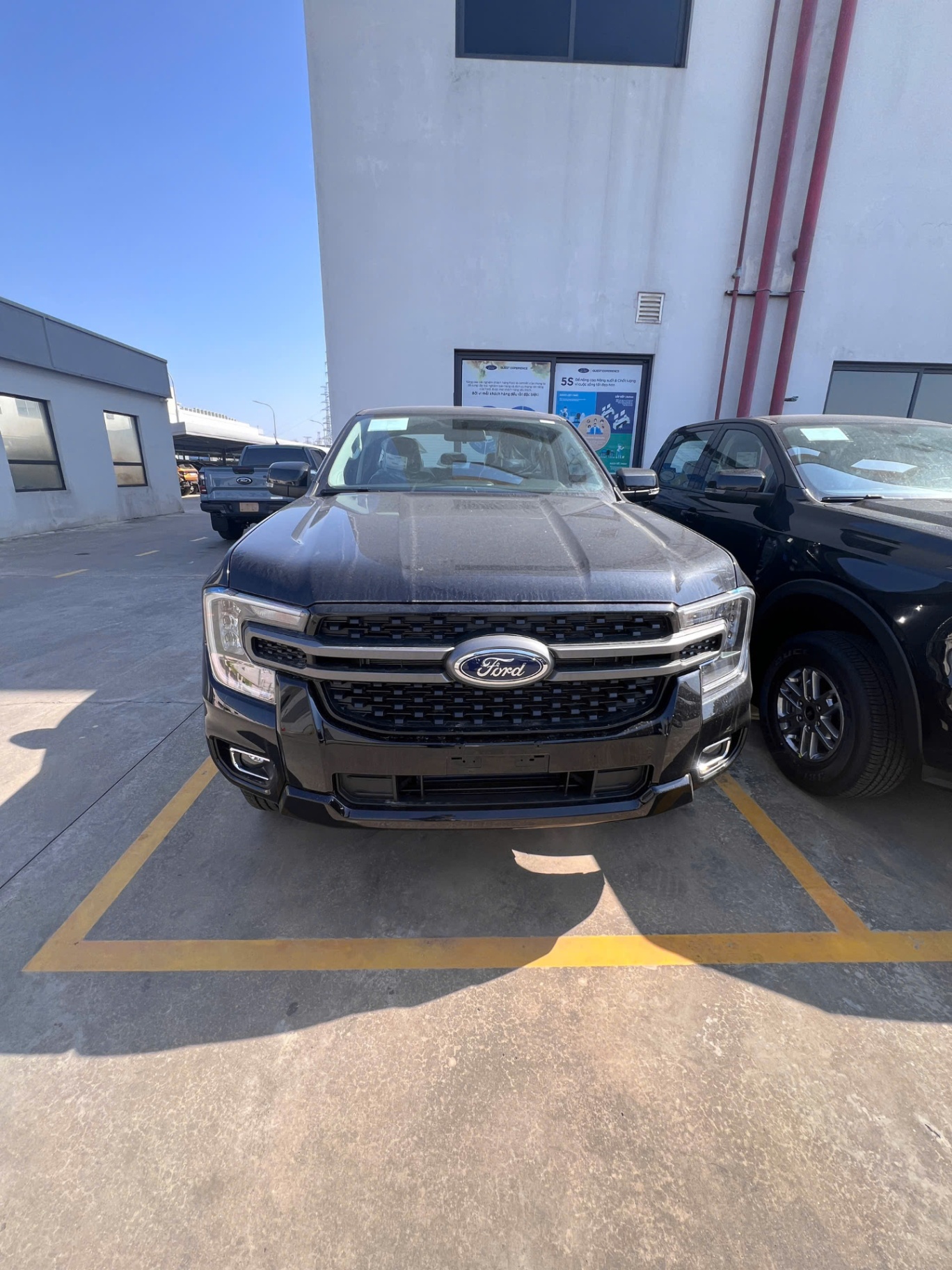 Ford Ranger Stormtrak 2.0L 4x4 AT 2025 - Ngoại thất 3