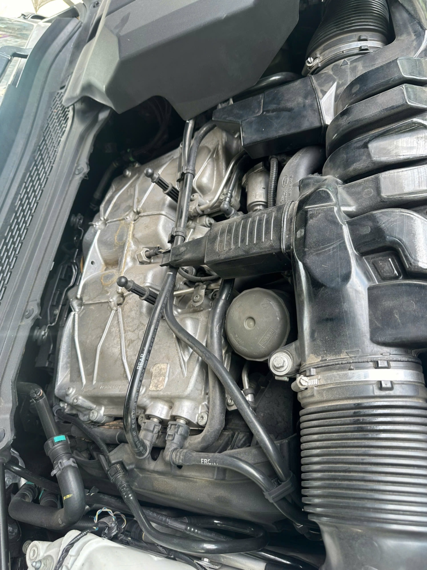 Range Rover HSE 2015 - Khoang động cơ 4