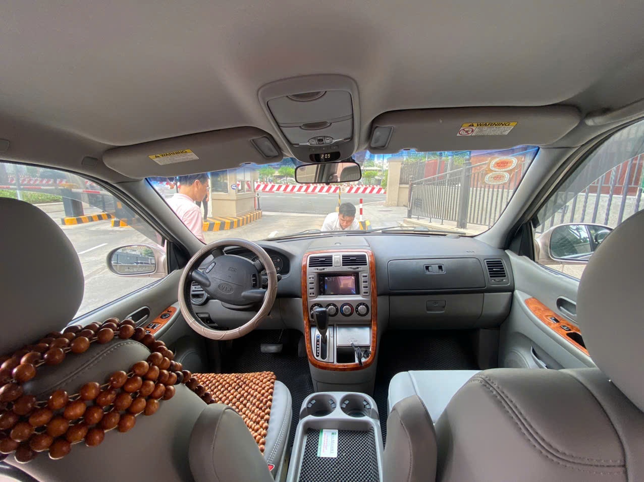 Kia Carnival GS 2.5 AT 2008 - Nội thất 8