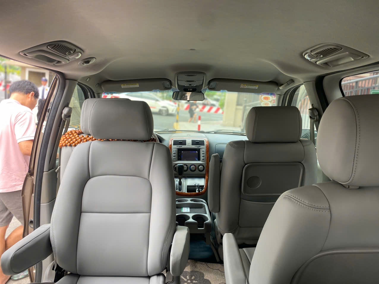 Kia Carnival GS 2.5 AT 2008 - Nội thất 9