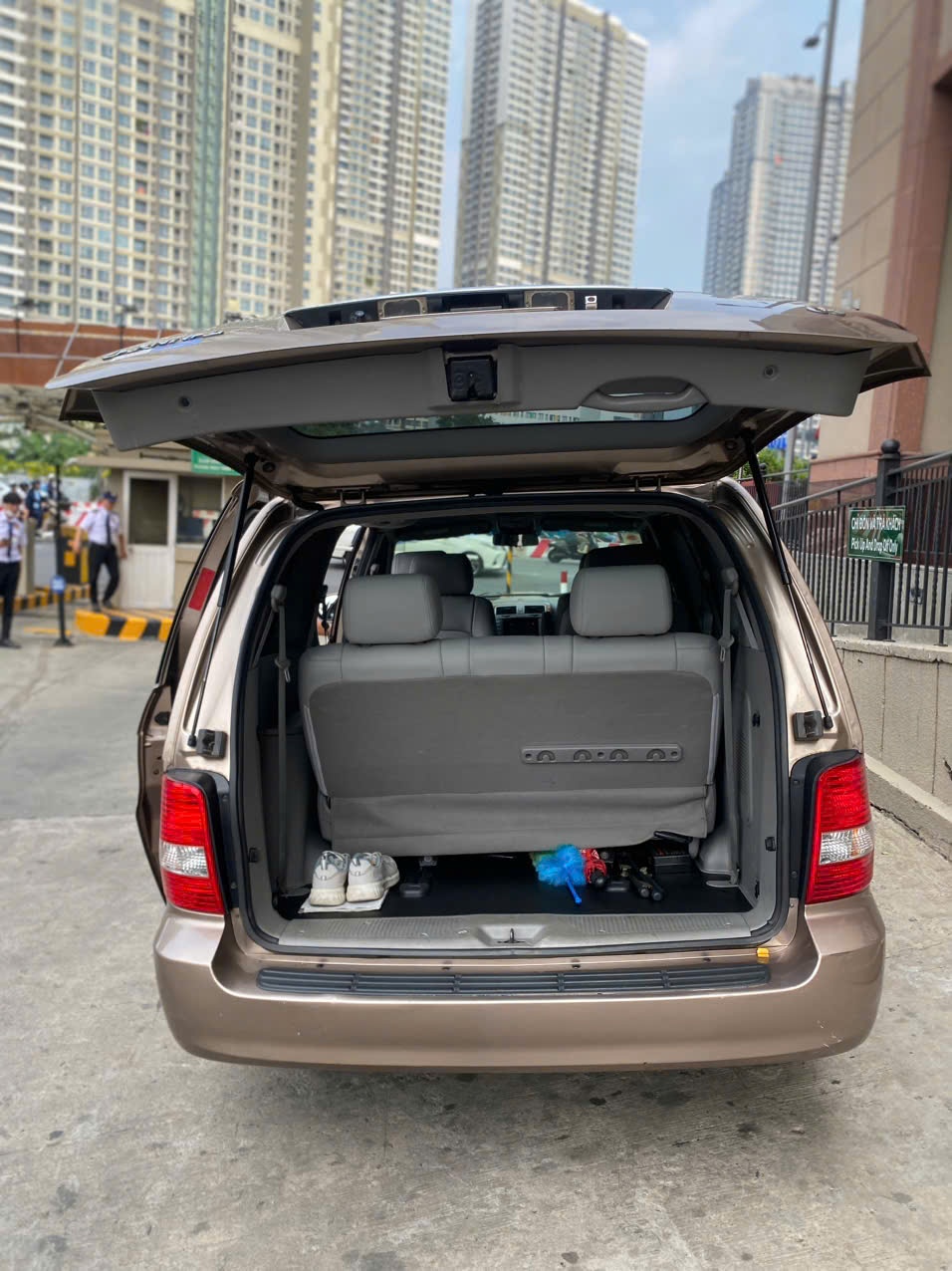 Kia Carnival GS 2.5 AT 2008 - Nội thất 10