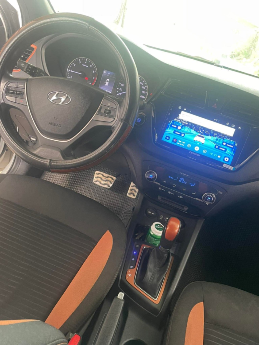 Hyundai I20 Active 1.4 AT 2016 - Nội thất 1