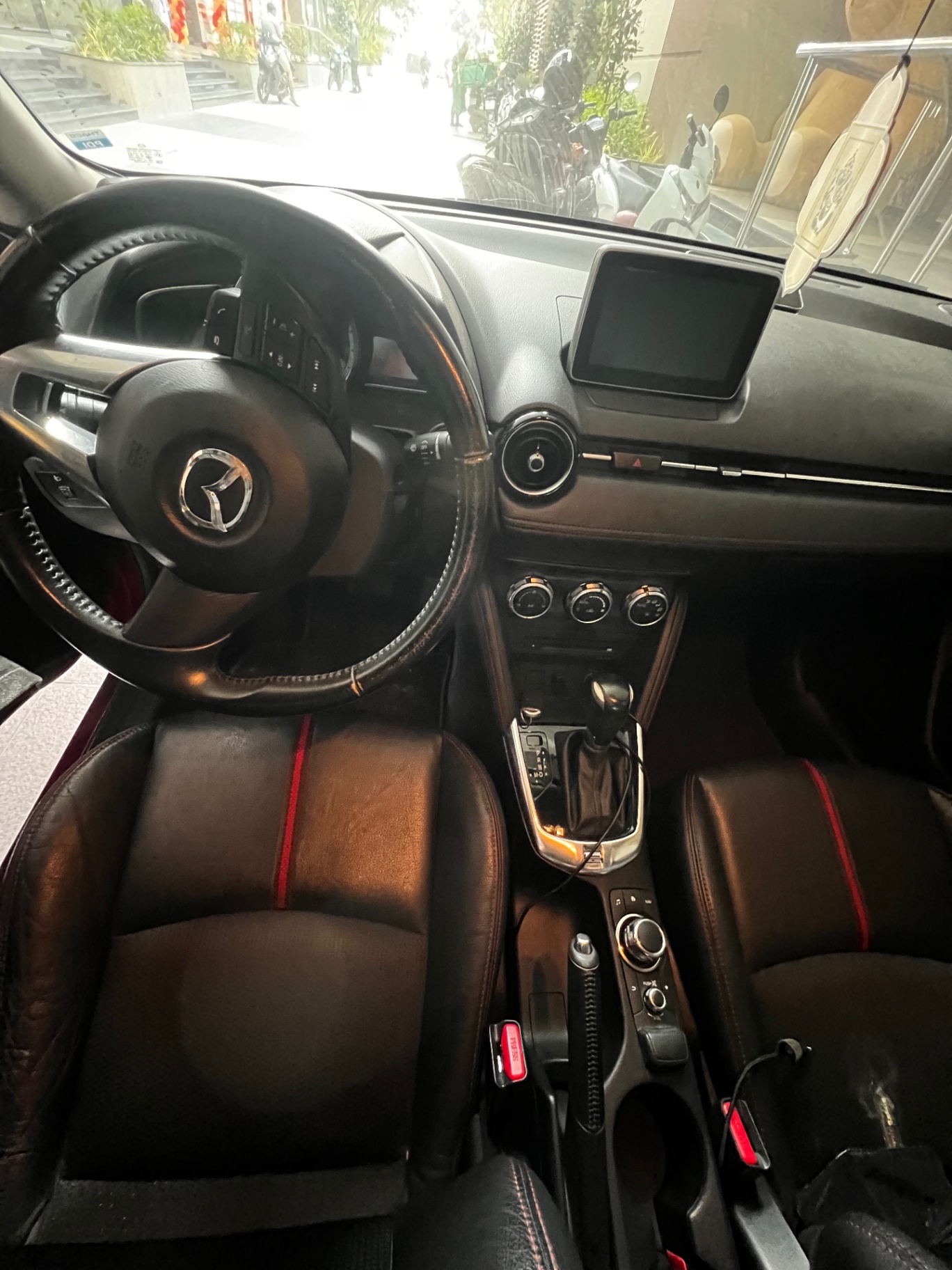 Mazda 2 1.5AT 2016 - Nội thất 4