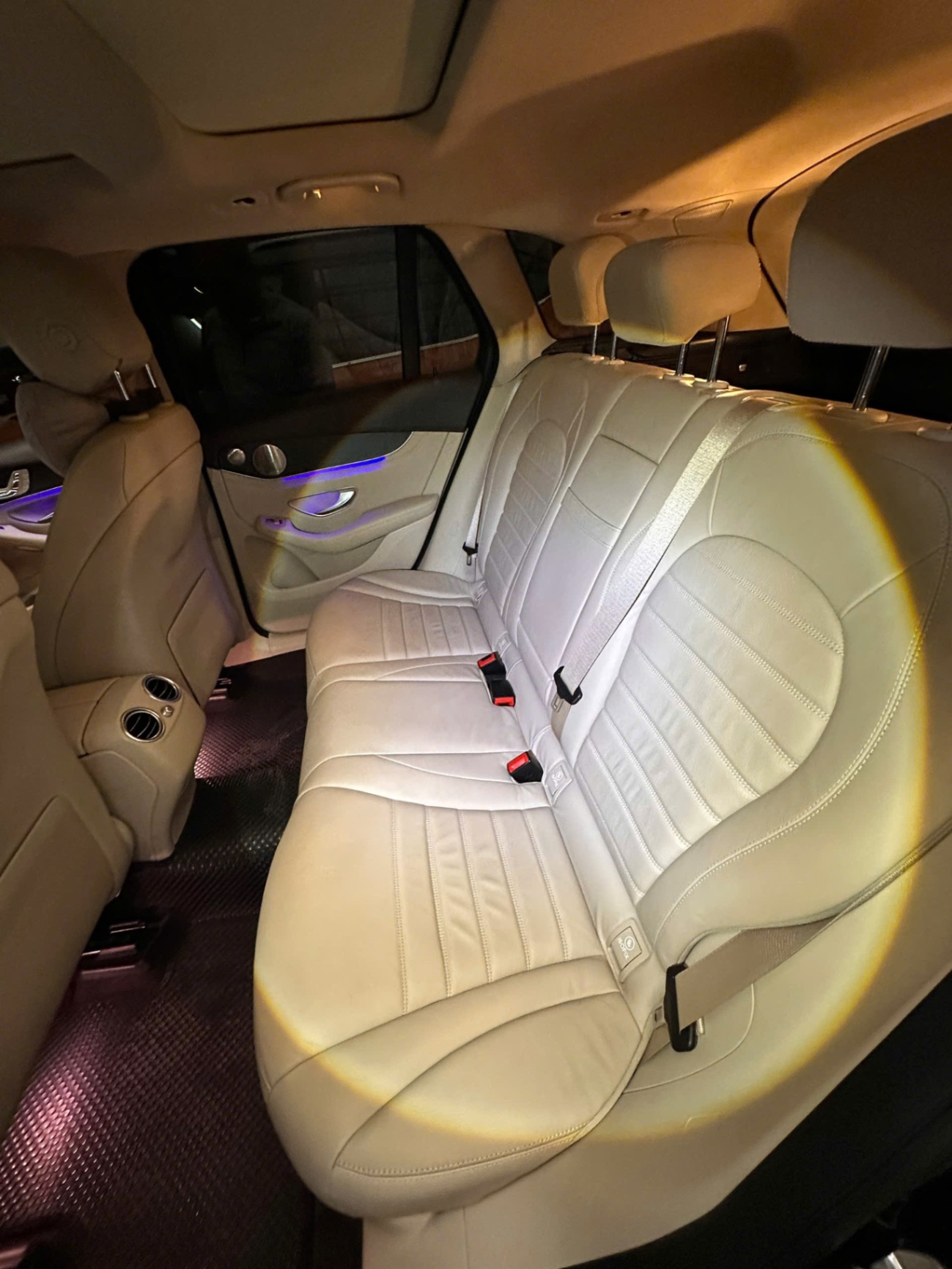 Mercedes GLC 2021 300 4Matic - Nội thất 9