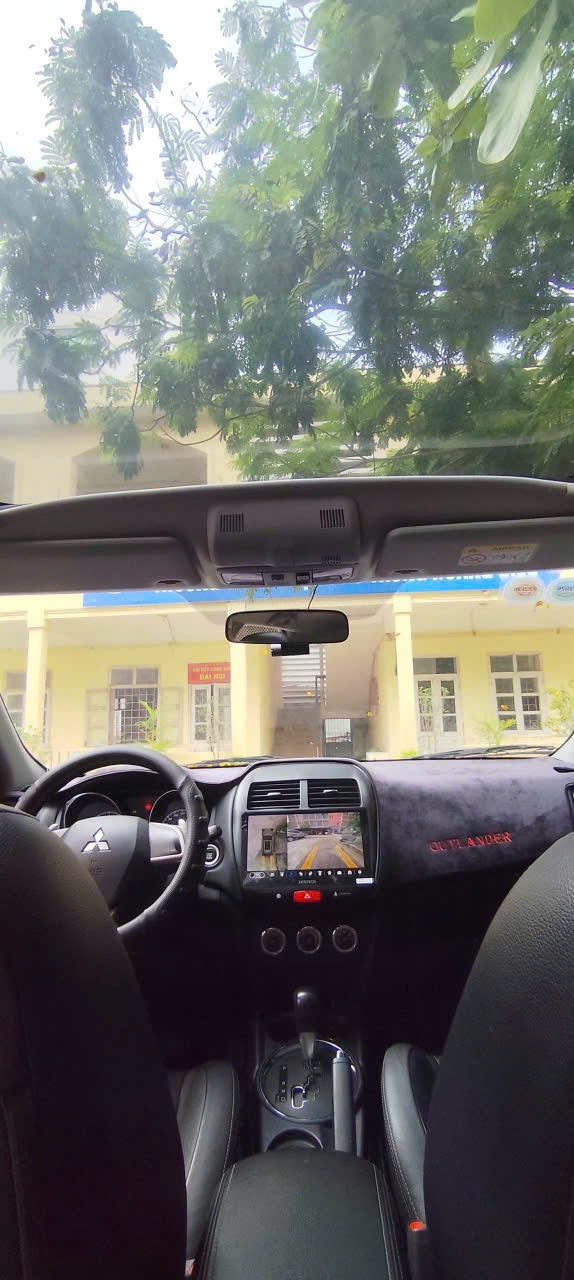 Mitsubishi Outlander Sport 2.0 CVT Premium 2015 - Nội thất 6