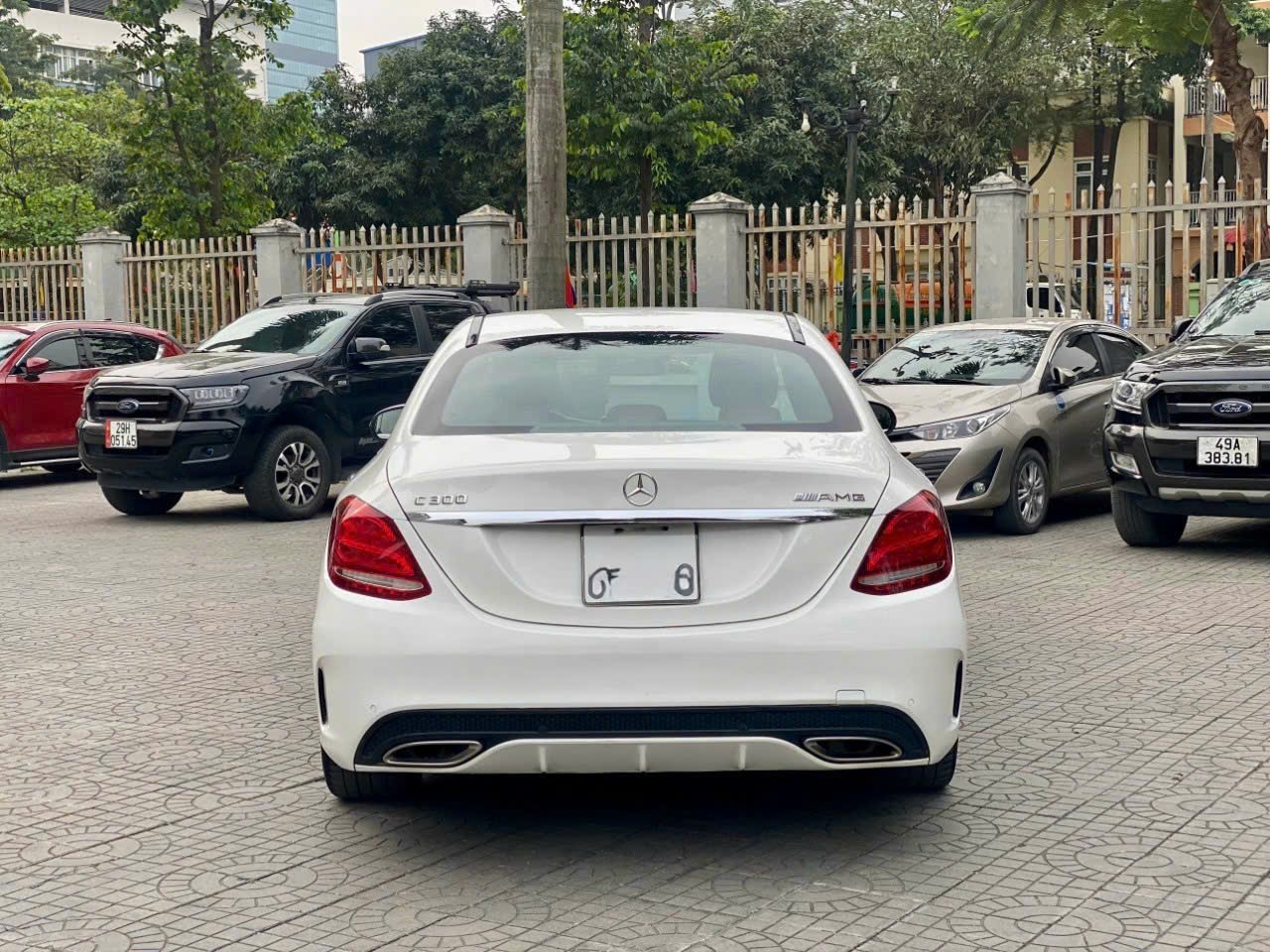 Mercedes C class C300 AMG 2017 - Ngoại thất 3