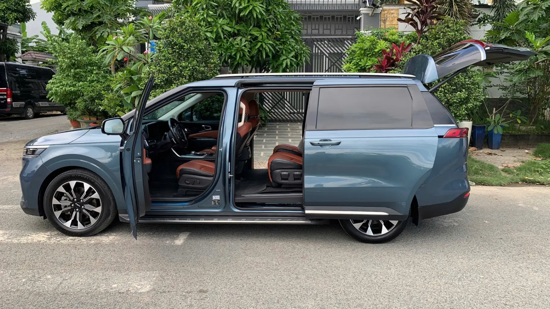 Kia Carnival Signature 2.2D 2022 - Ngoại thất 11