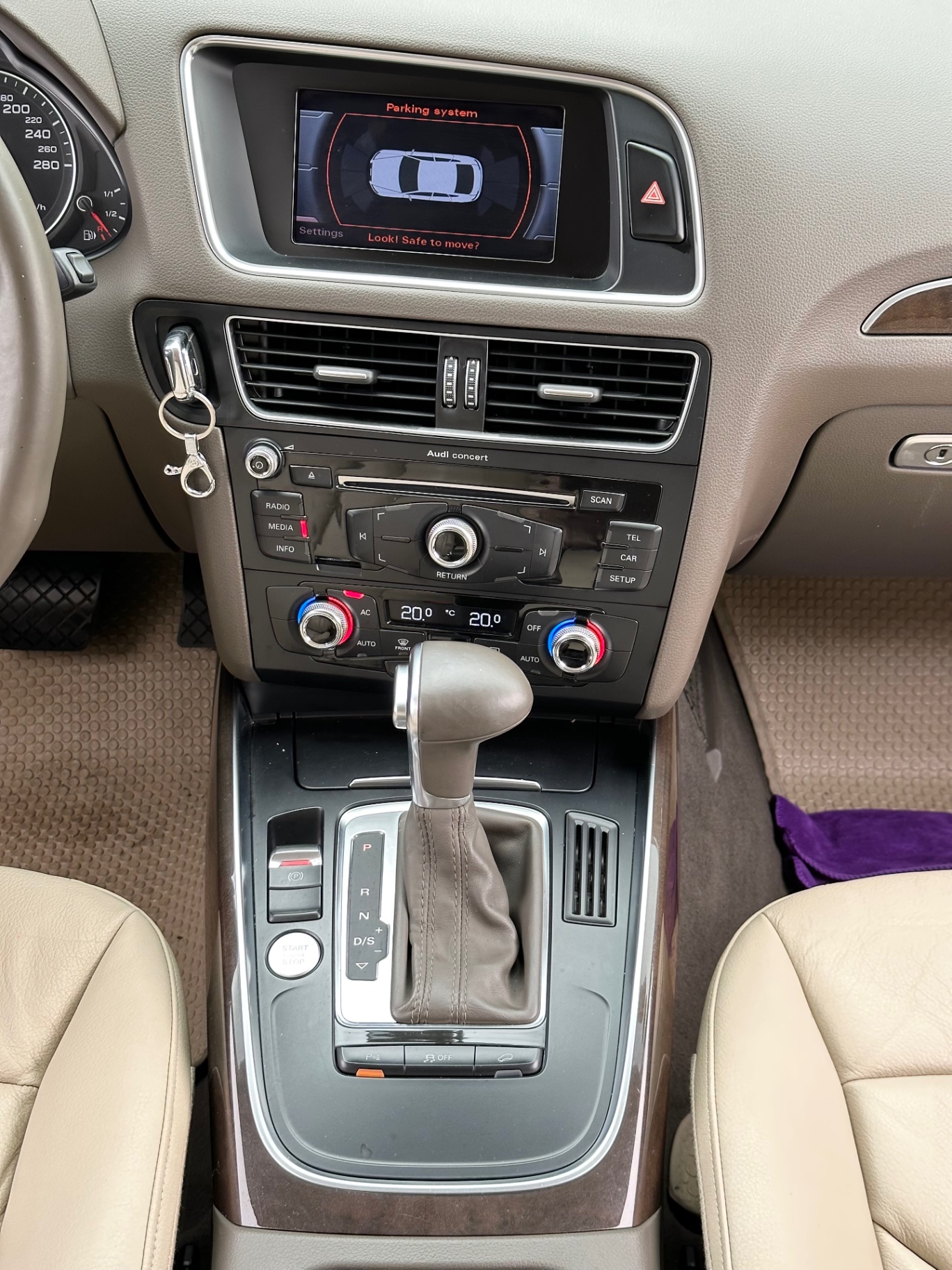 Audi Q5 2.0 AT 2013 - Nội thất 6