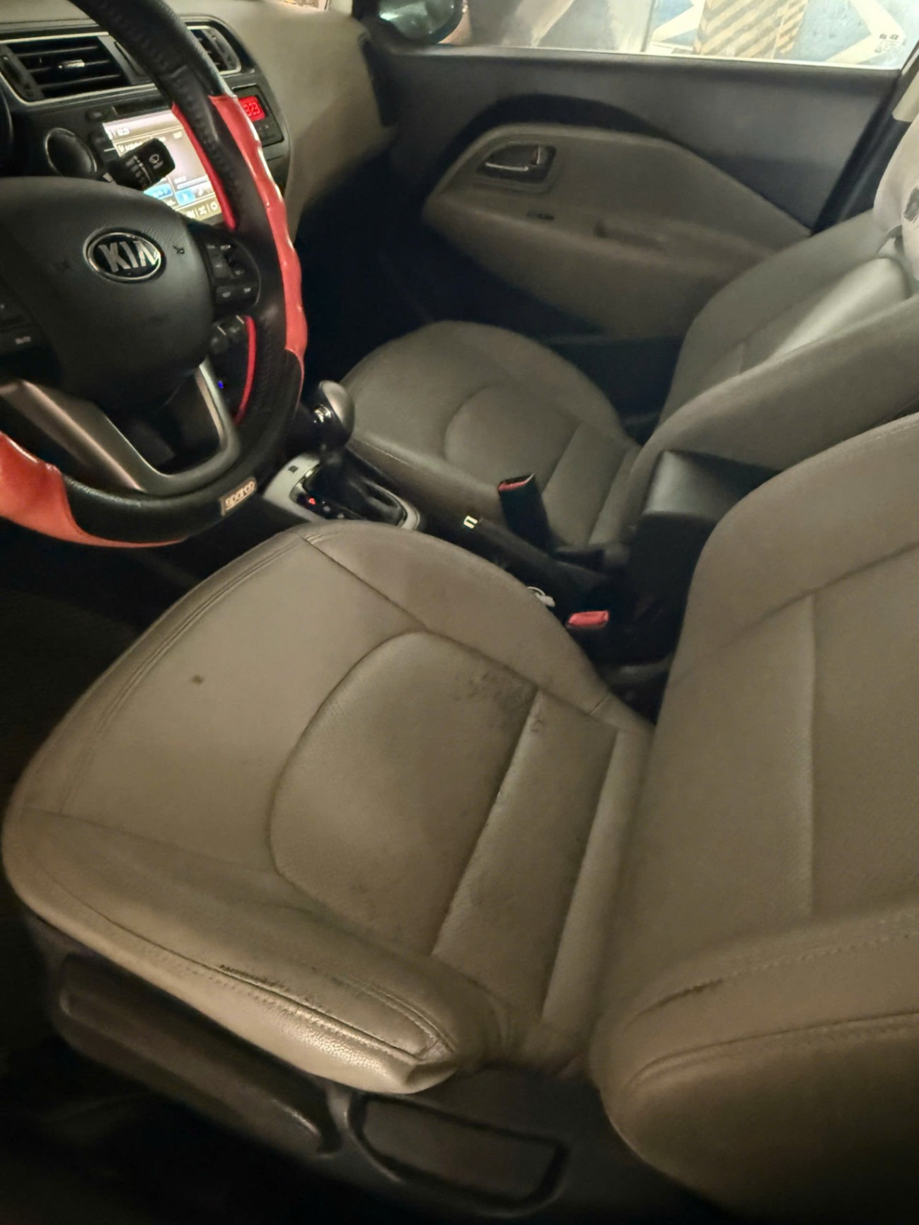 Kia Rio 1.4 AT 2015 - Nội thất 1