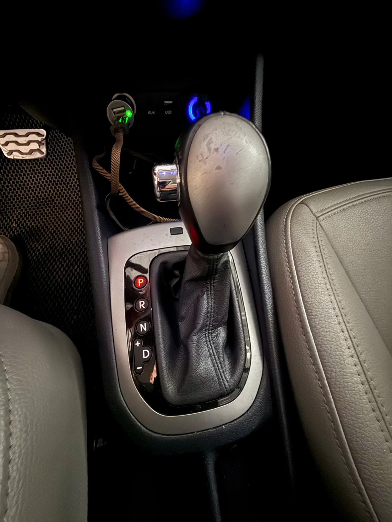 Kia Rio 1.4 AT 2015 - Nội thất 4