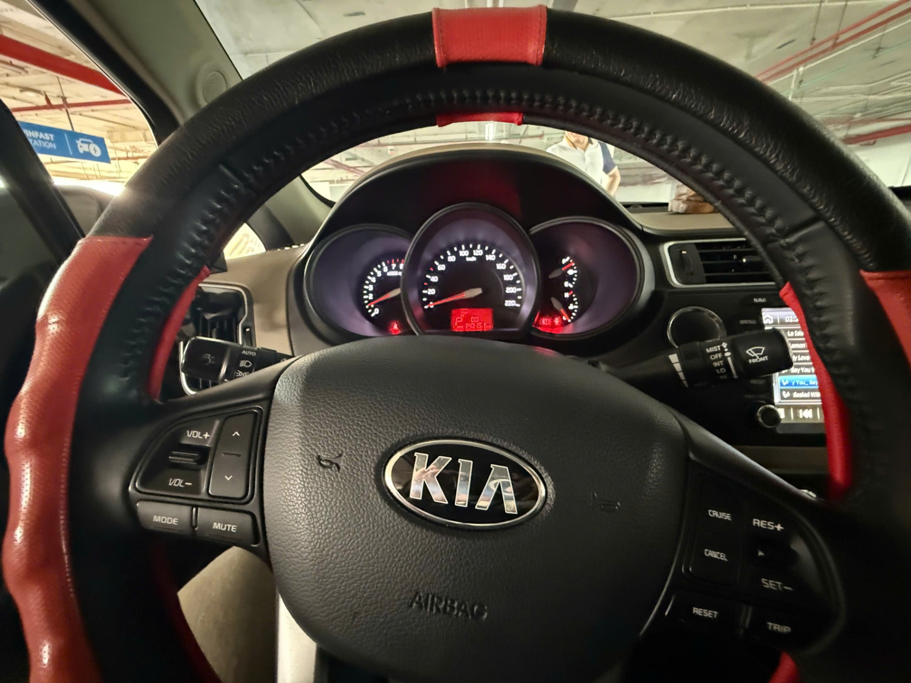 Kia Rio 1.4 AT 2015 - Nội thất 6