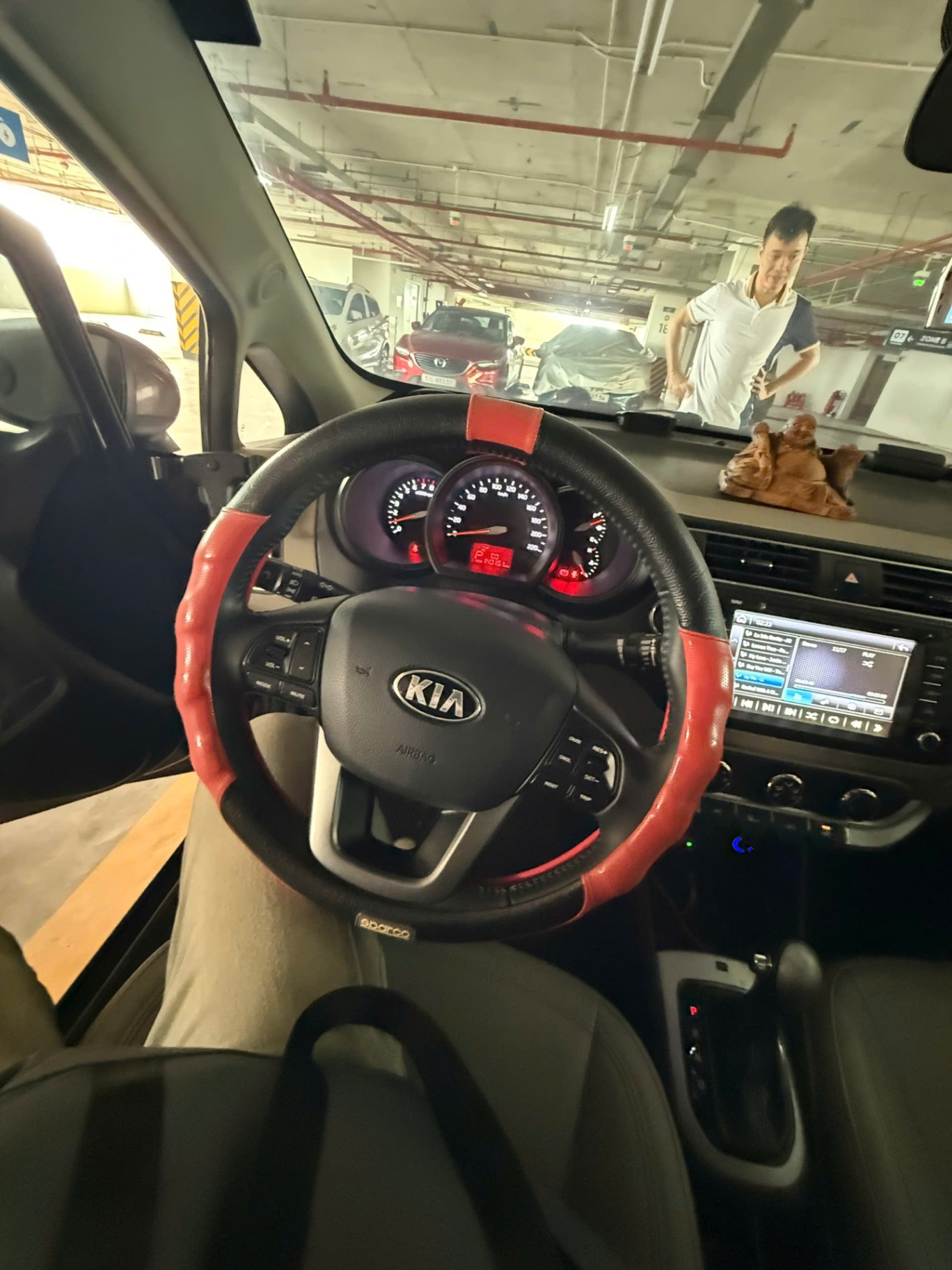 Kia Rio 1.4 AT 2015 - Nội thất 9