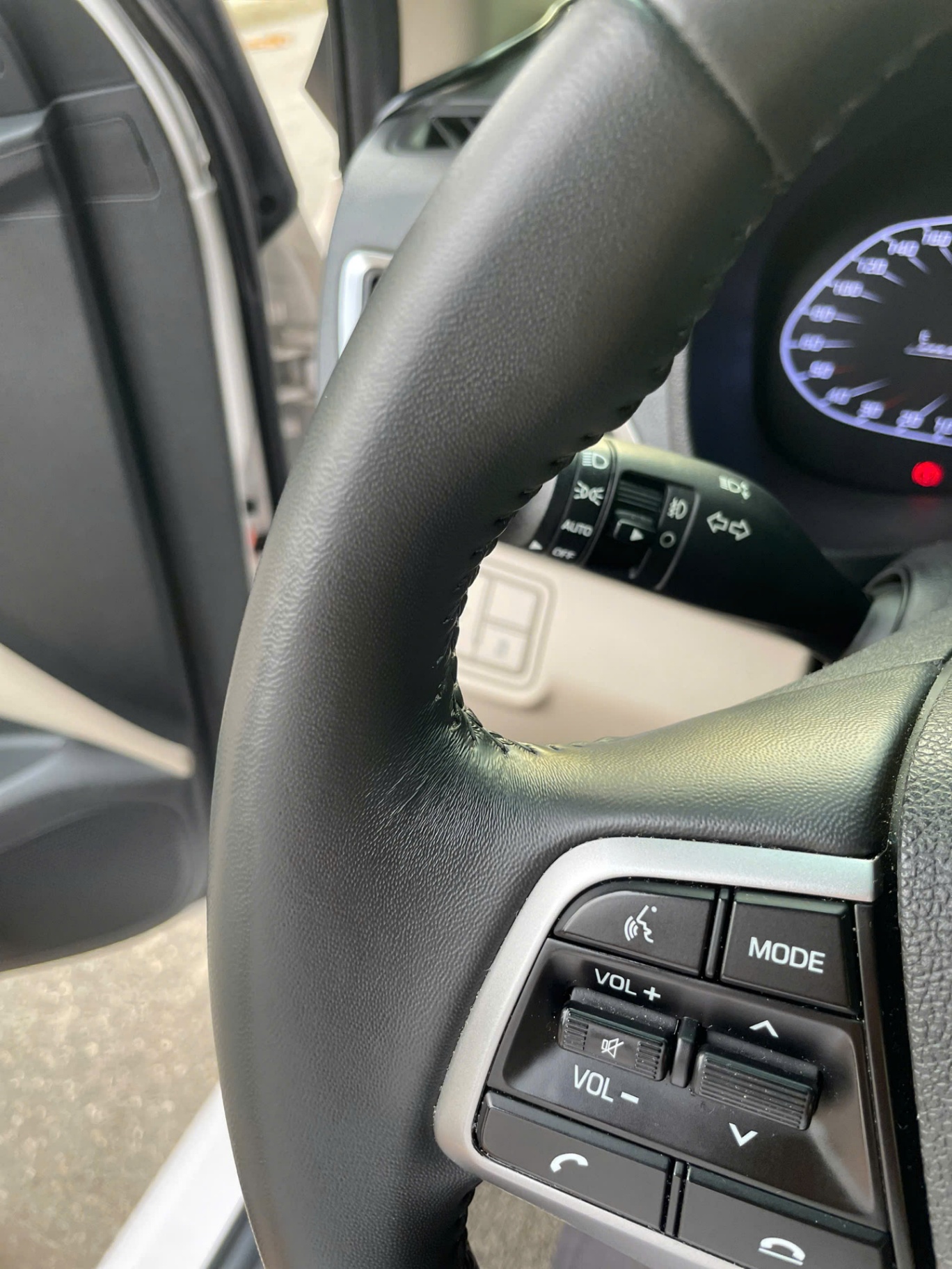 Hyundai Accent 1.4 AT Đặc Biệt 2023 - Nội thất 4