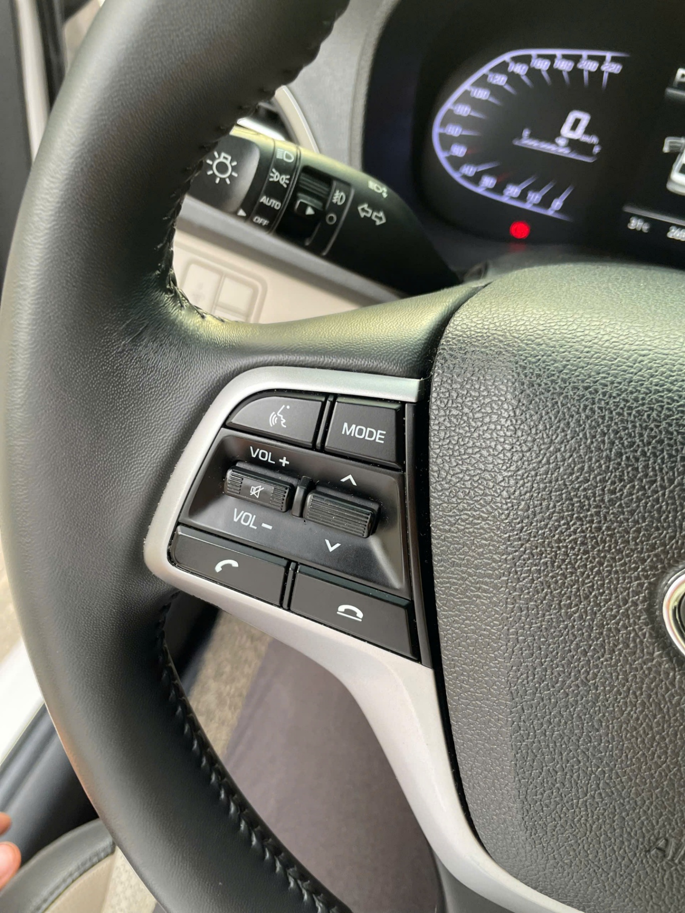 Hyundai Accent 1.4 AT Đặc Biệt 2023 - Nội thất 7