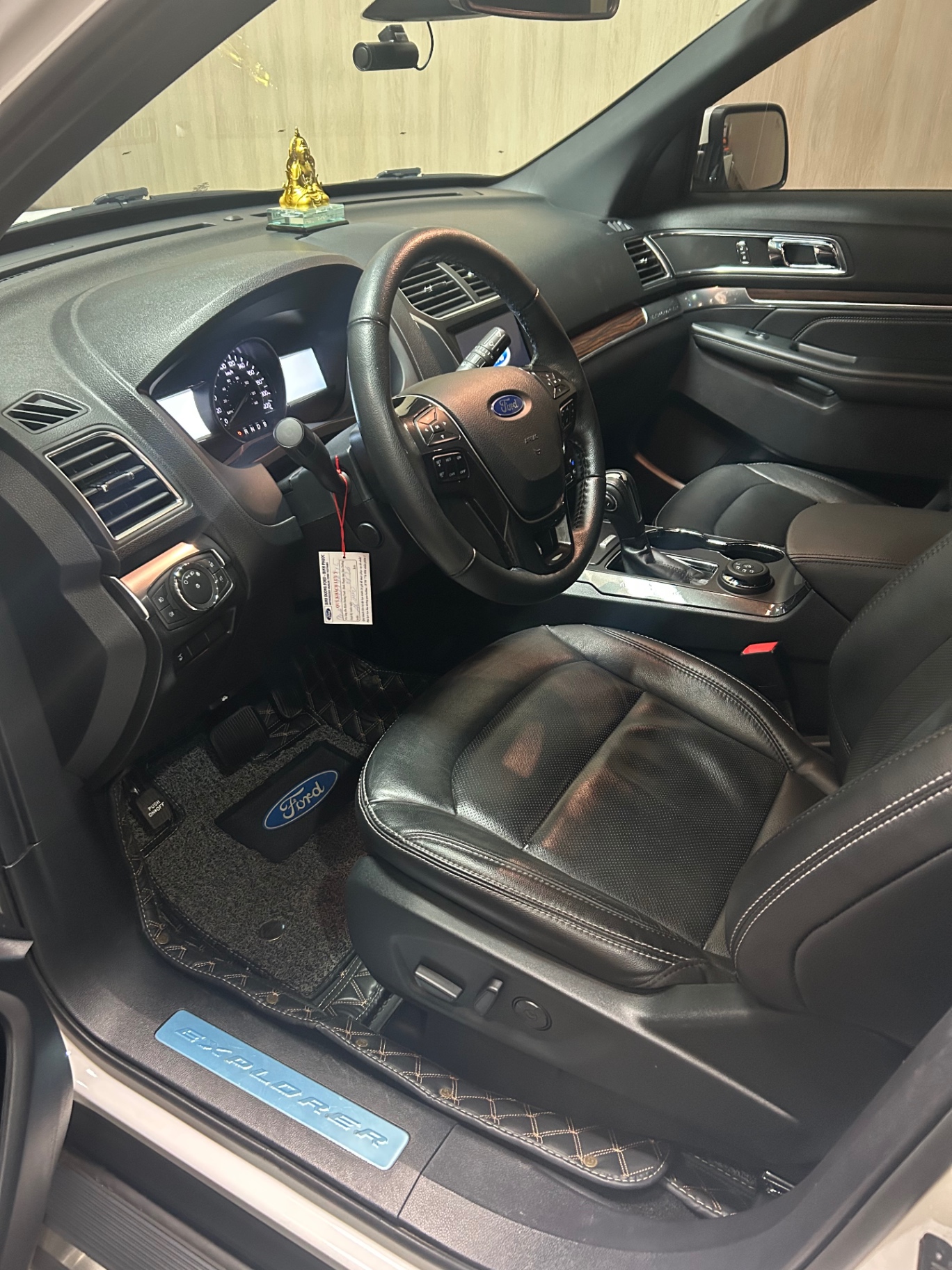 Ford Explorer Limited 2.3L EcoBoost 2019 - Nội thất 1