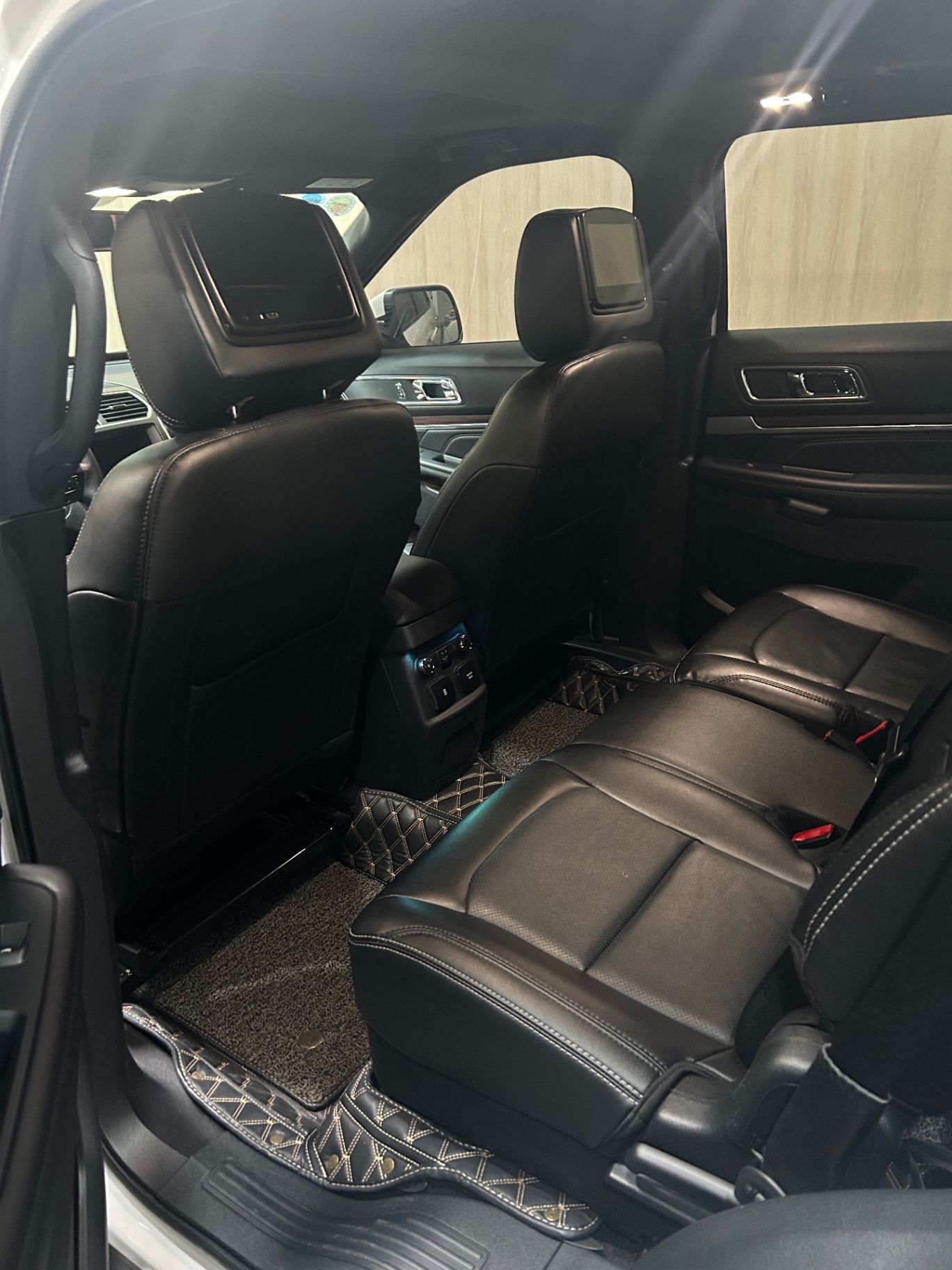 Ford Explorer Limited 2.3L EcoBoost 2019 - Nội thất 3
