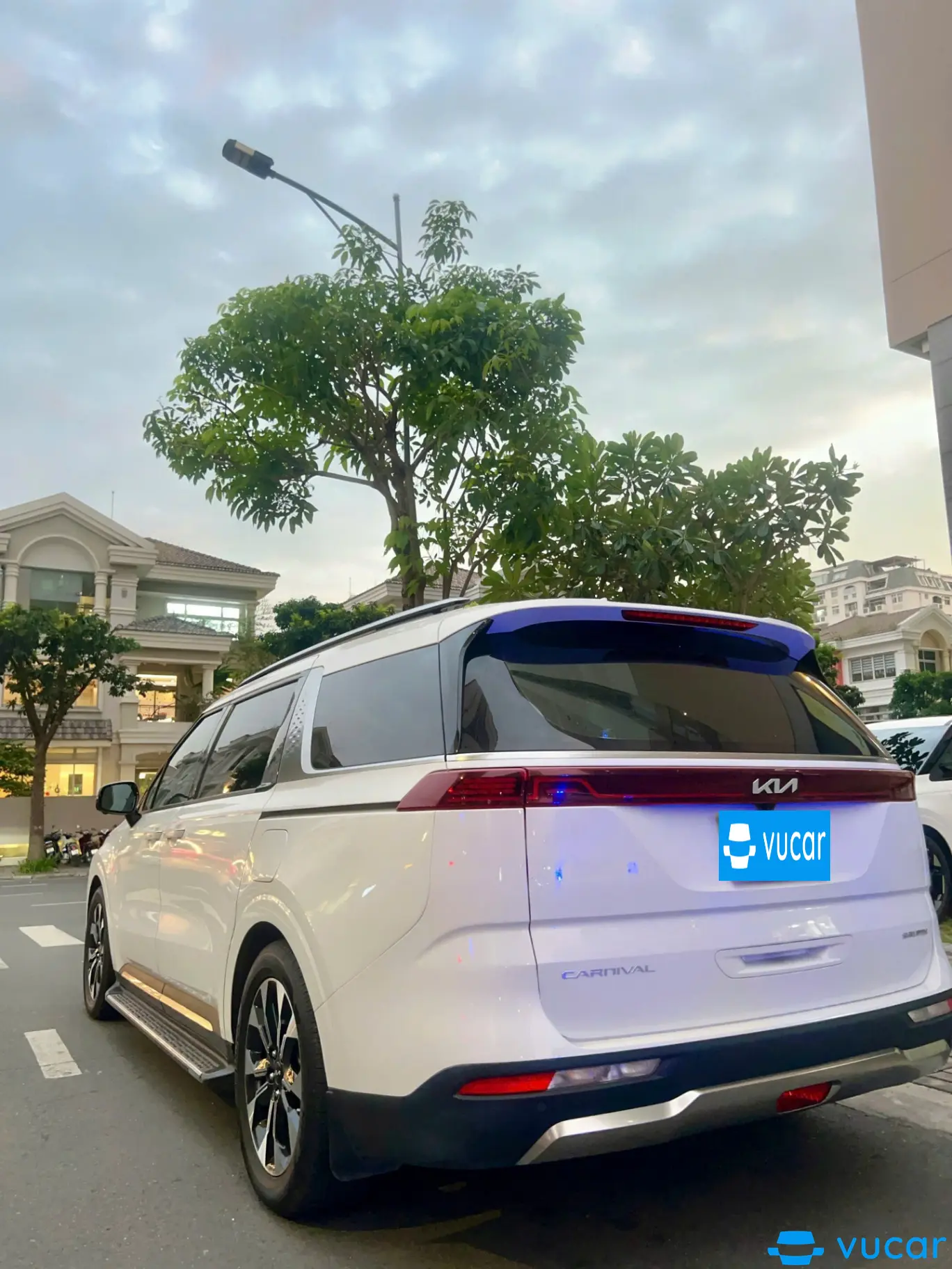 Kia Carnival Signature 2.2D 2022 - Ngoại thất 5