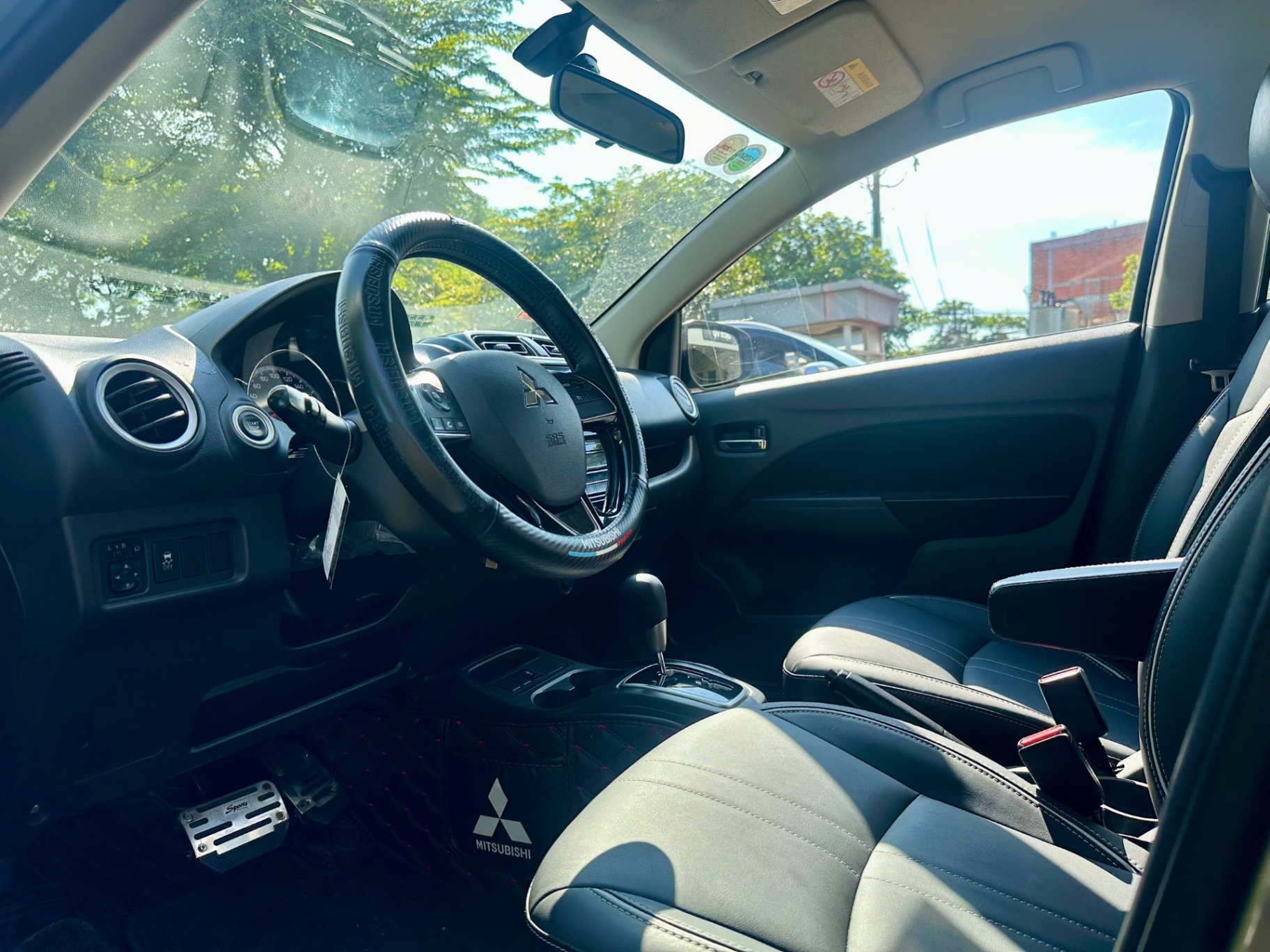 Mitsubishi Attrage Premium 1.2 CVT 2021 - Nội thất 2