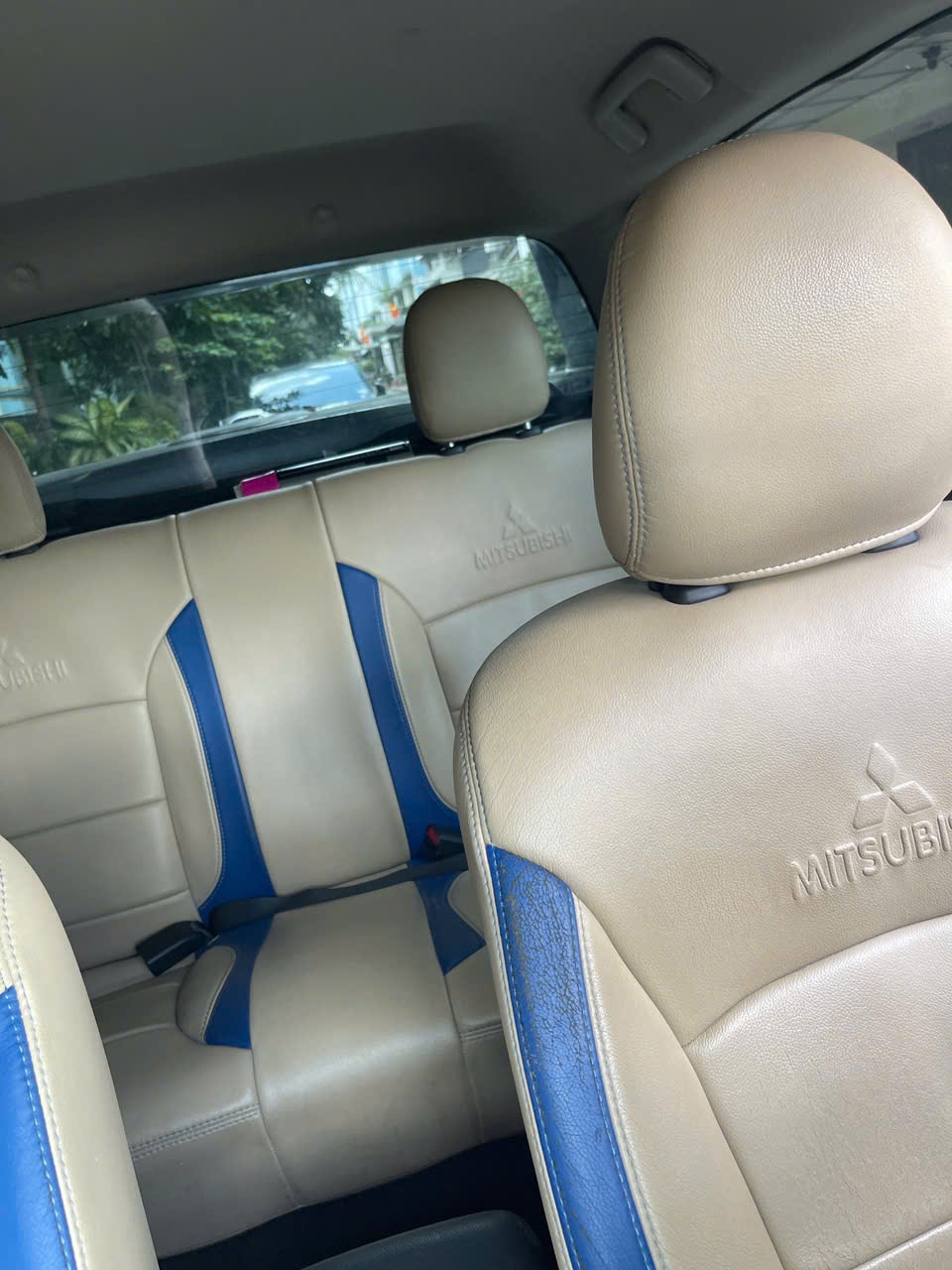 Mitsubishi Triton 4x2 AT 2019 - Nội thất 3