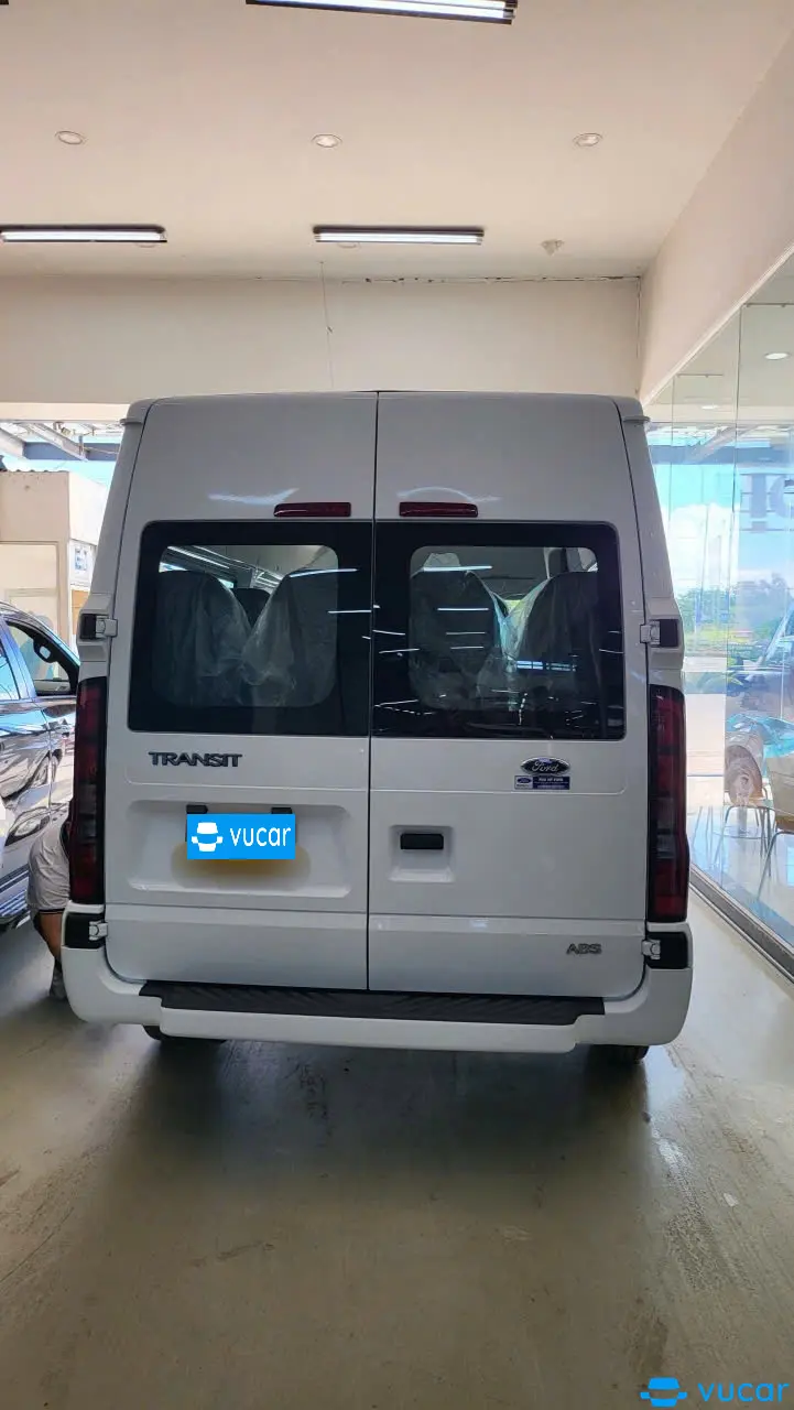 Ford Transit Luxury 2021 - Ngoại thất 1