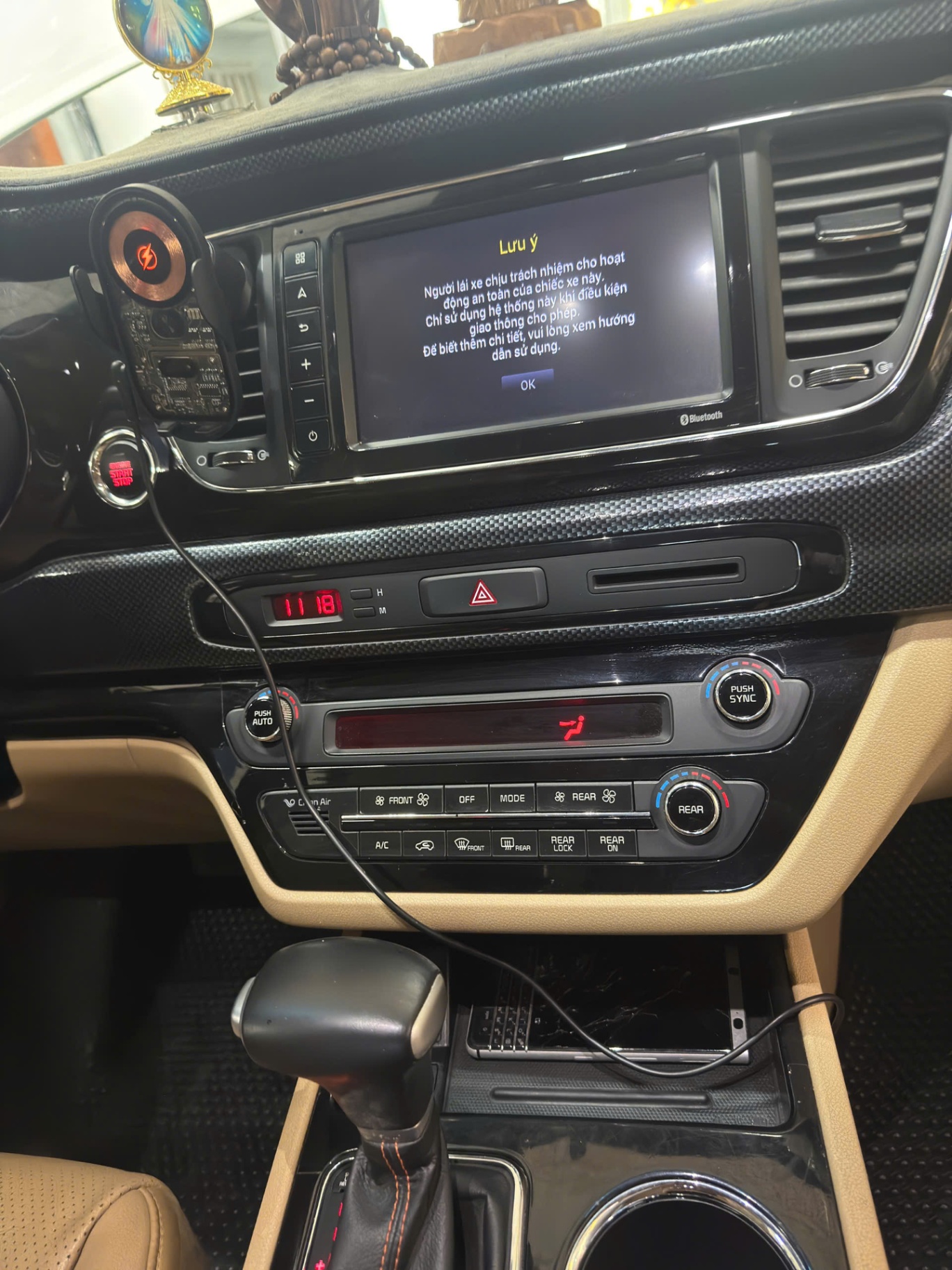 Kia Sedona 2.2 DAT Luxury 2020 - Nội thất 4