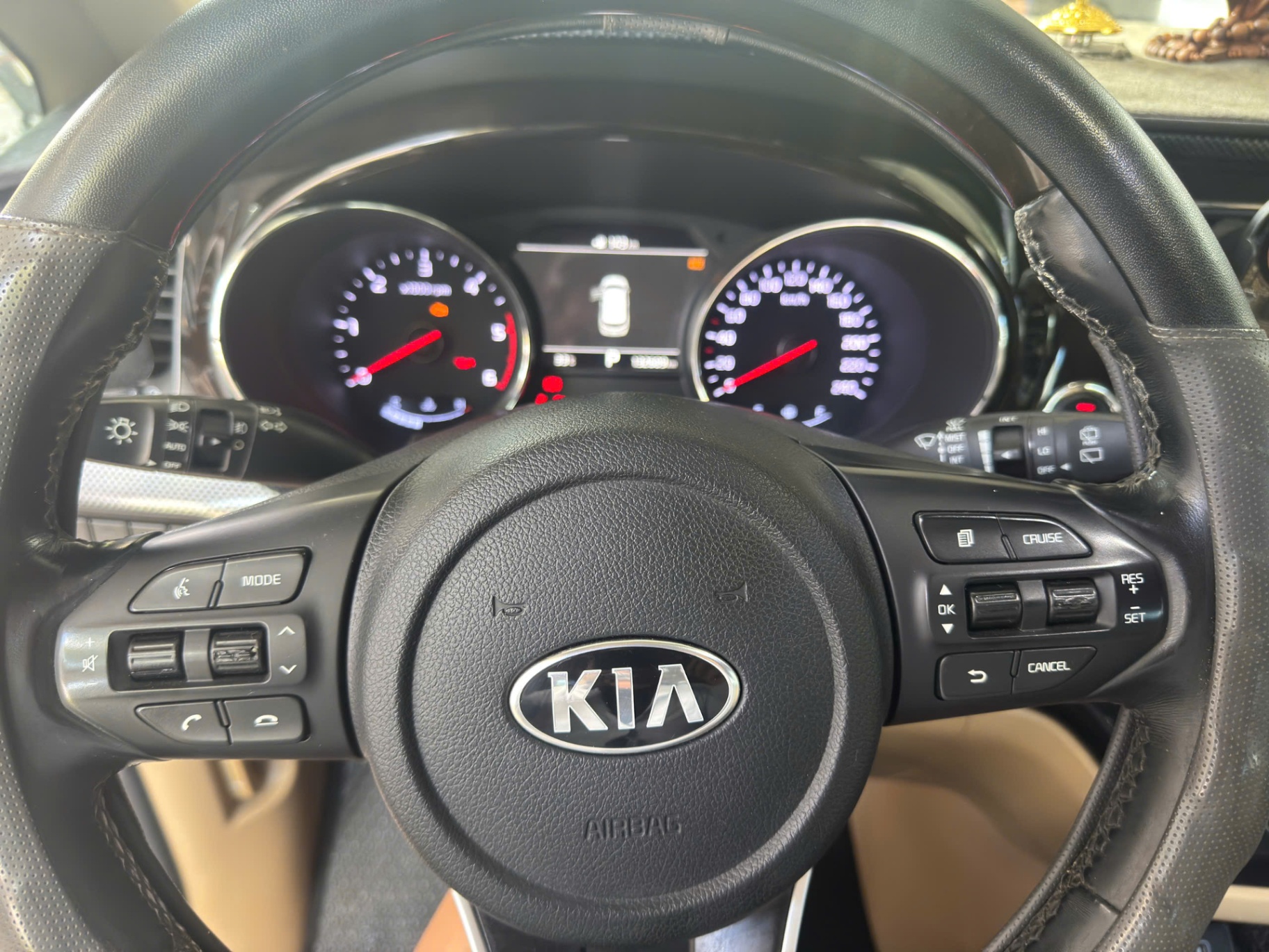 Kia Sedona 2.2 DAT Luxury 2020 - Nội thất 9
