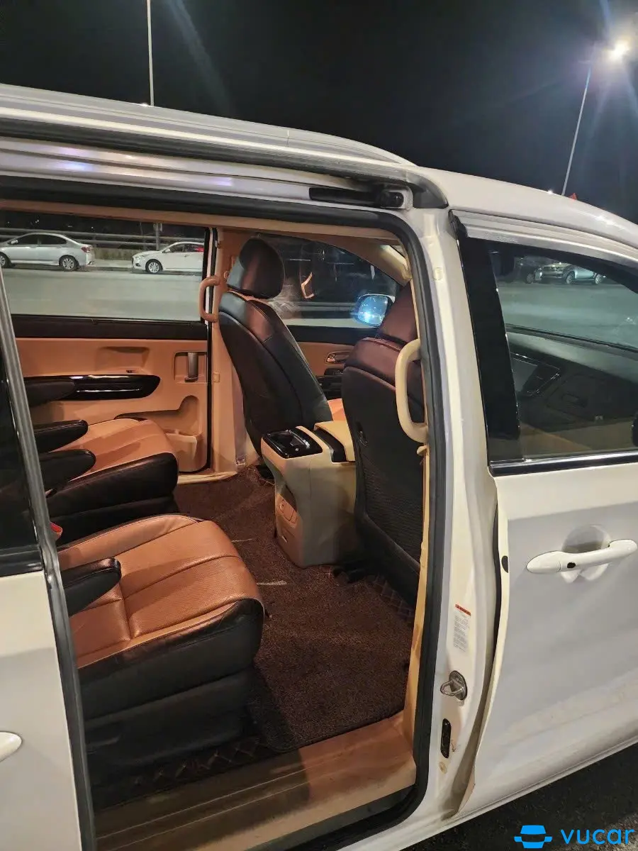 Kia Sedona 3.3L GATH 2015 - Ngoại thất 4