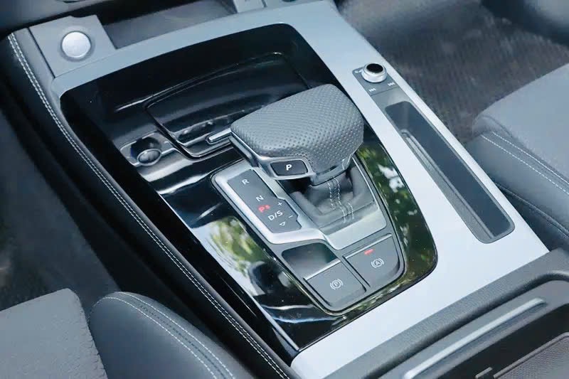 Khác Q5 sline 2023 - Nội thất 3