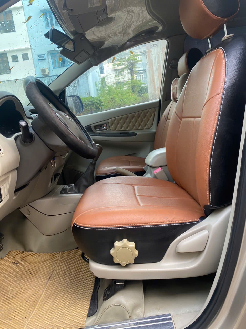 Toyota Innova 2.0E 2014 - Nội thất 4