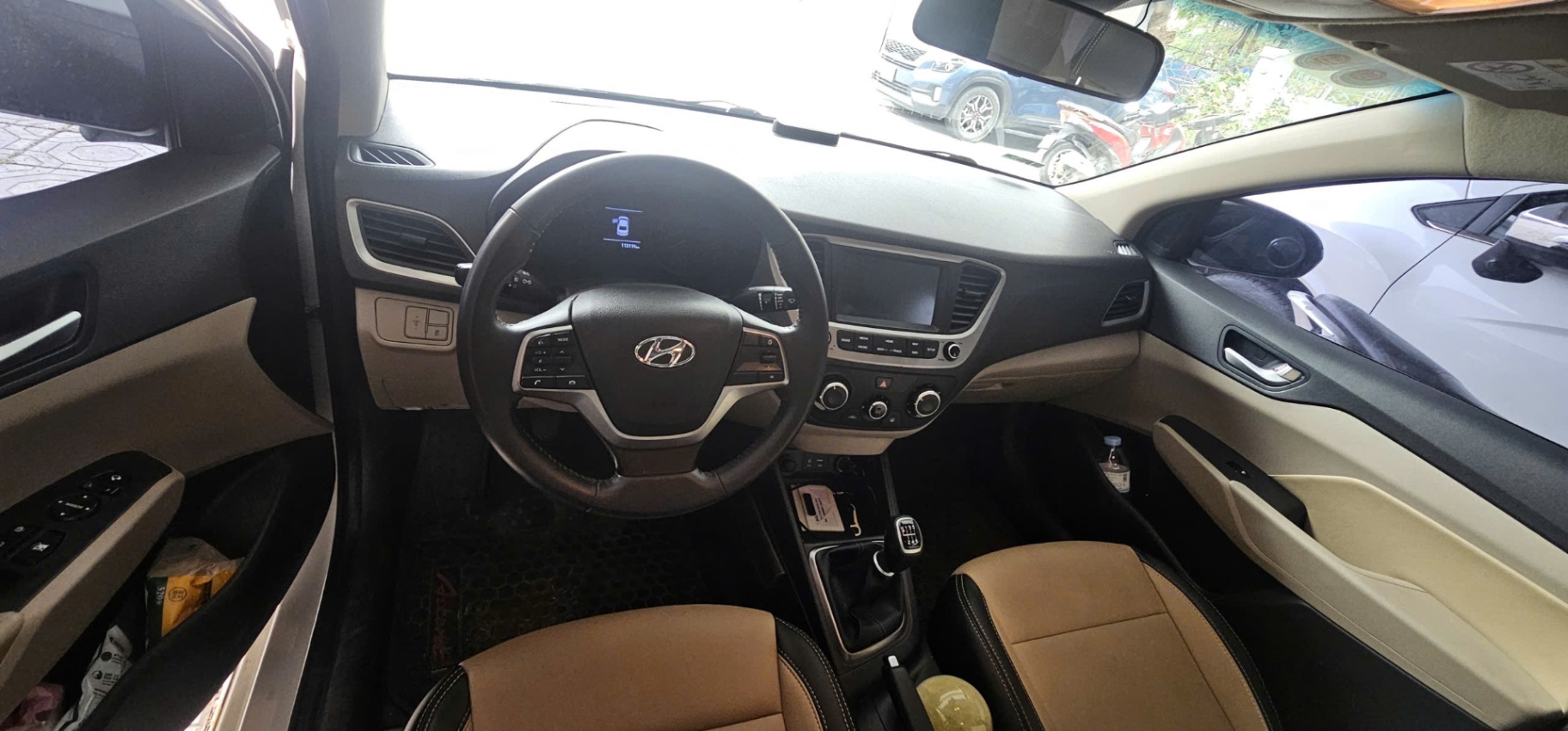 Hyundai Accent 1.4 MT 2020 - Nội thất 2