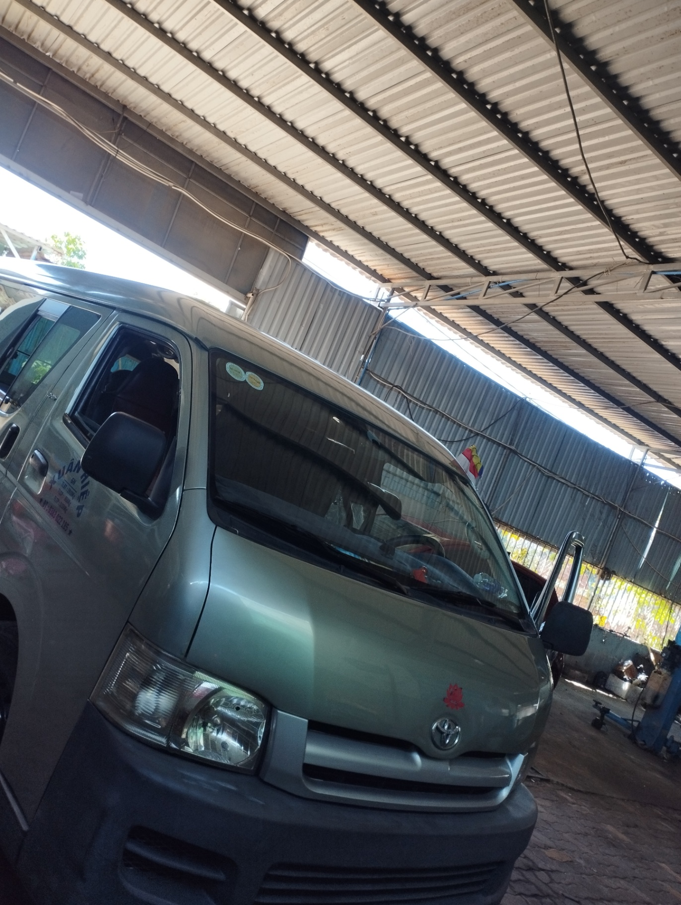 Toyota Hiace 2.7 Van 2009