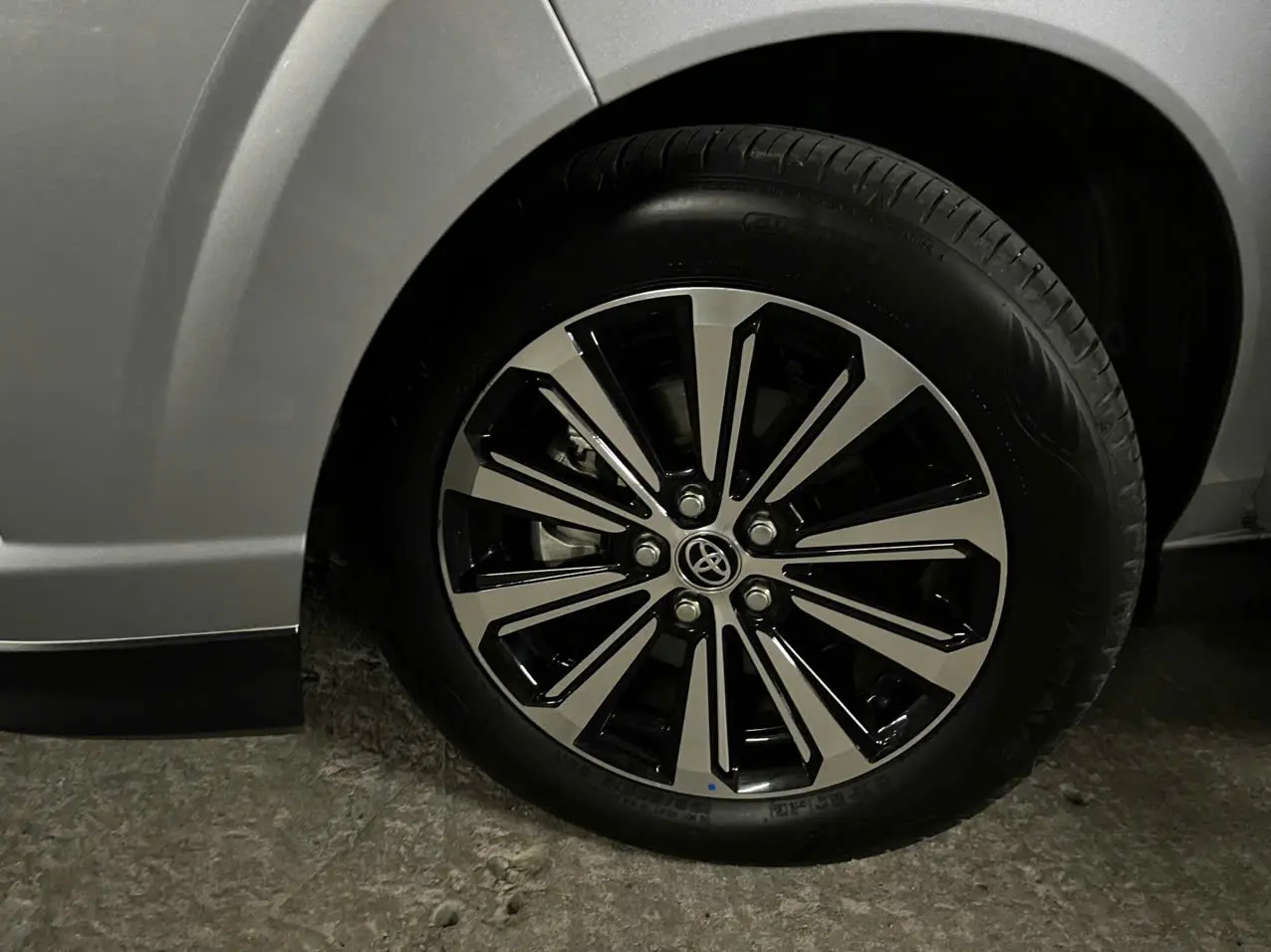 Toyota Veloz Cross 1.5 CVT 2022 - Ngoại thất 8