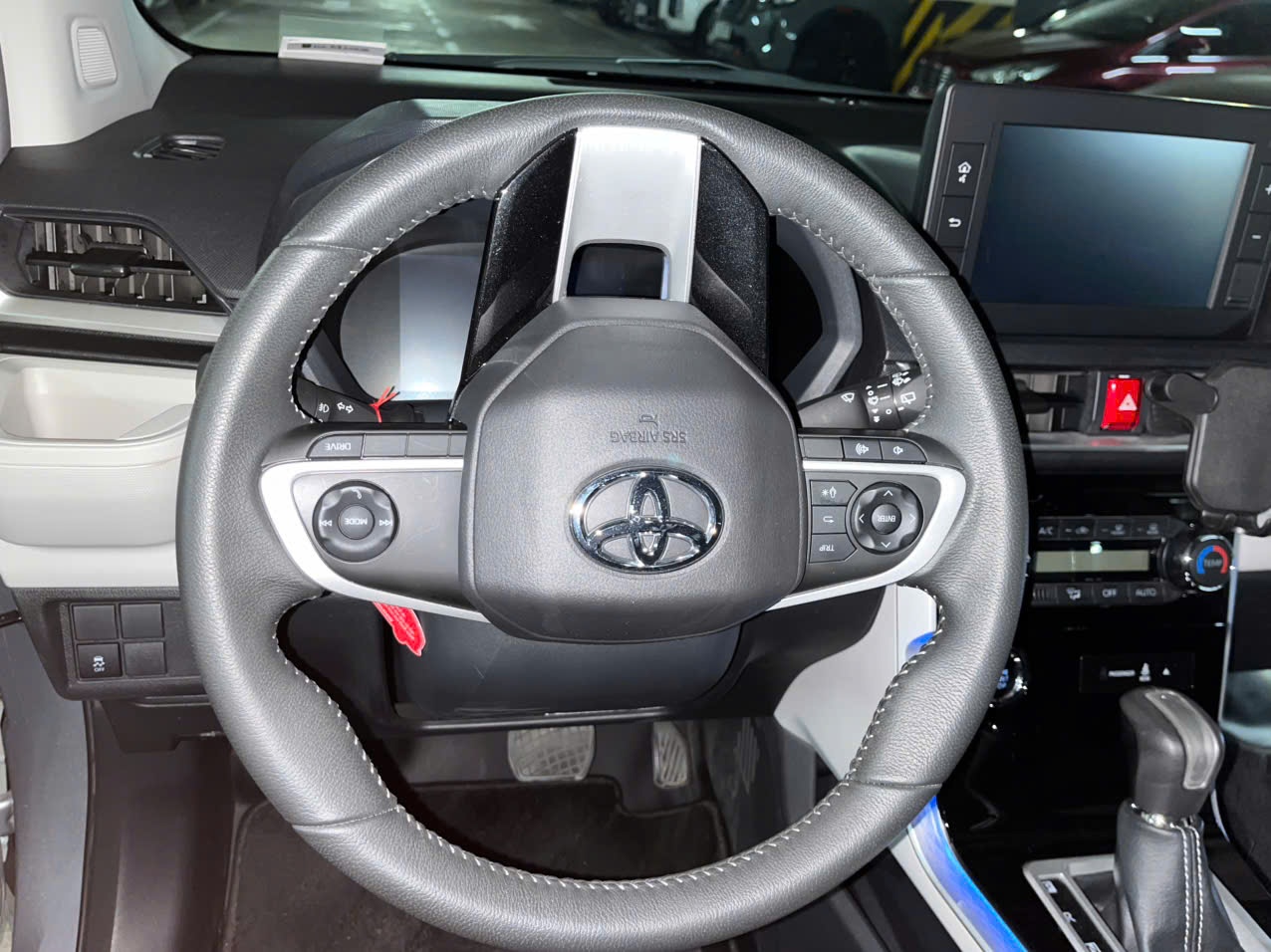 Toyota Veloz Cross 1.5 CVT 2022 - Nội thất 2