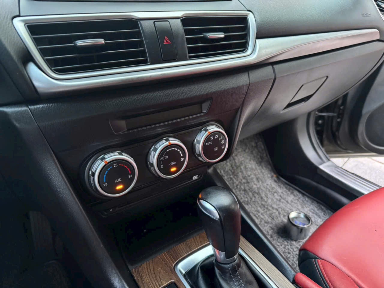 Mazda 3 2018 1.5 AT - Nội thất 5