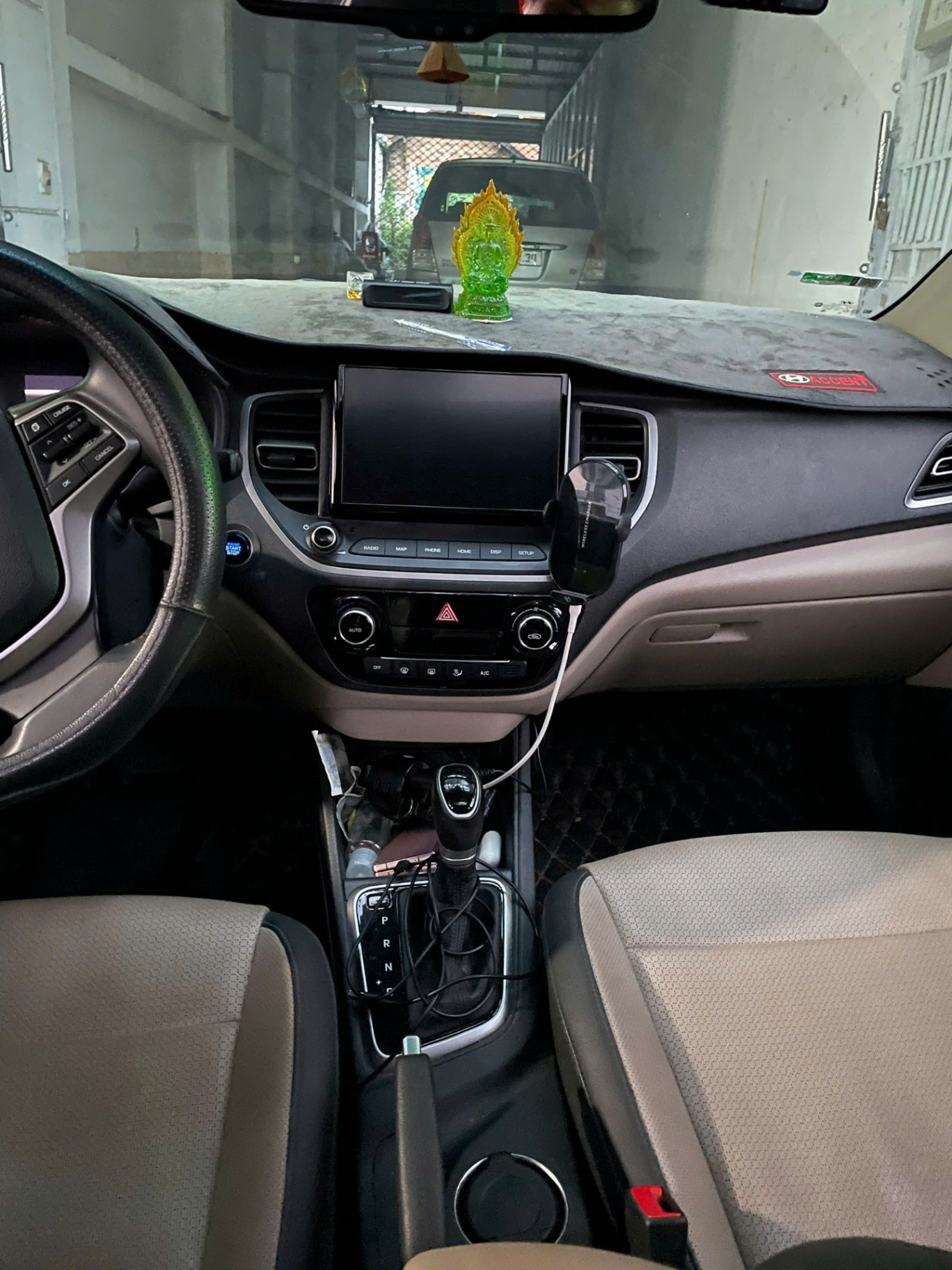 Hyundai Accent 1.4 AT 2021 - Nội thất 2