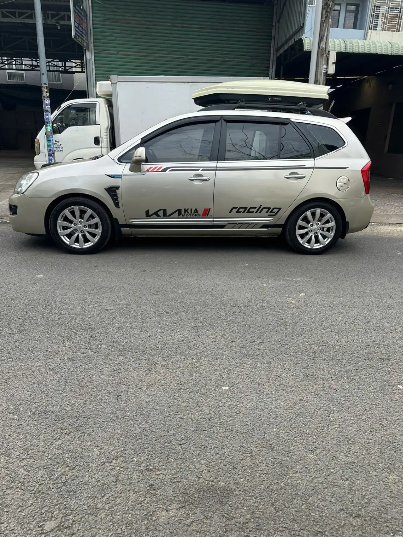 Kia Carens 2.0 AT 2009 - Ngoại thất 4