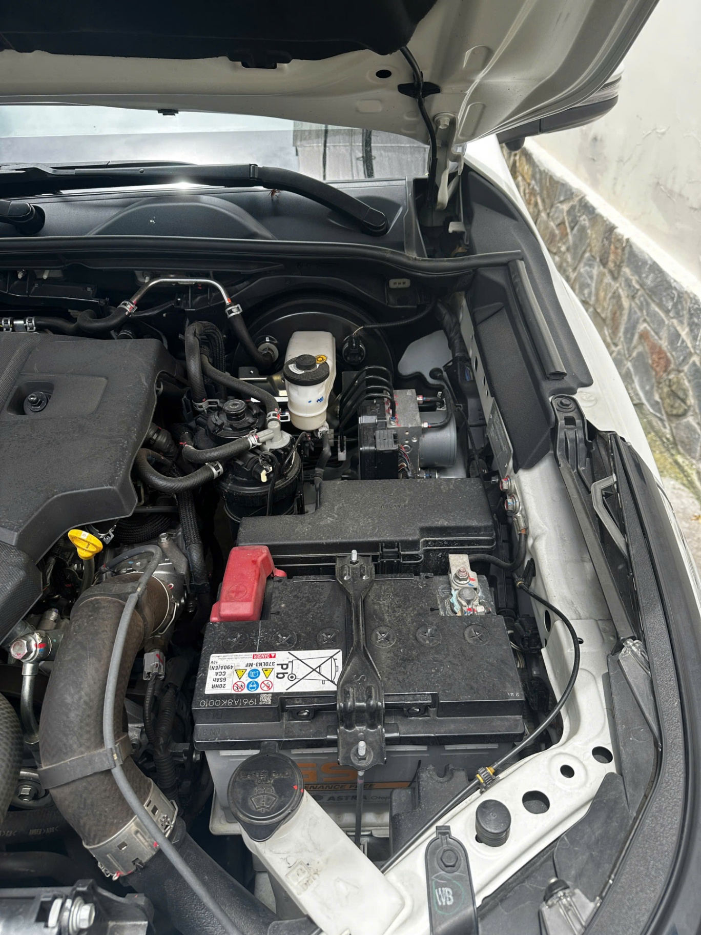 Toyota Fortuner 2.4G 4x2 AT Legender 2021 - Khoang động cơ 5